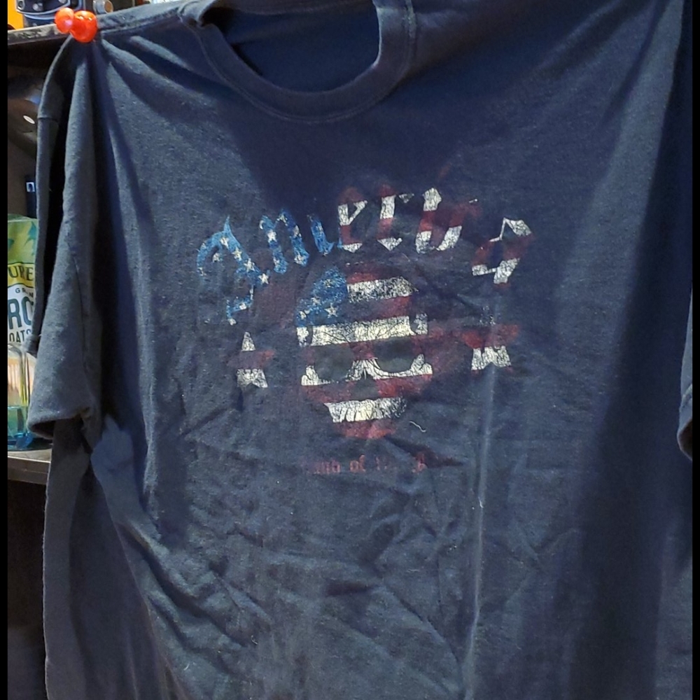 Tshirt - Picture 2 of 2